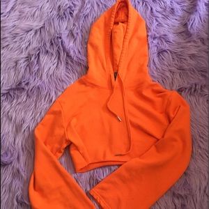 Cropped Hoodie with flared sleeves